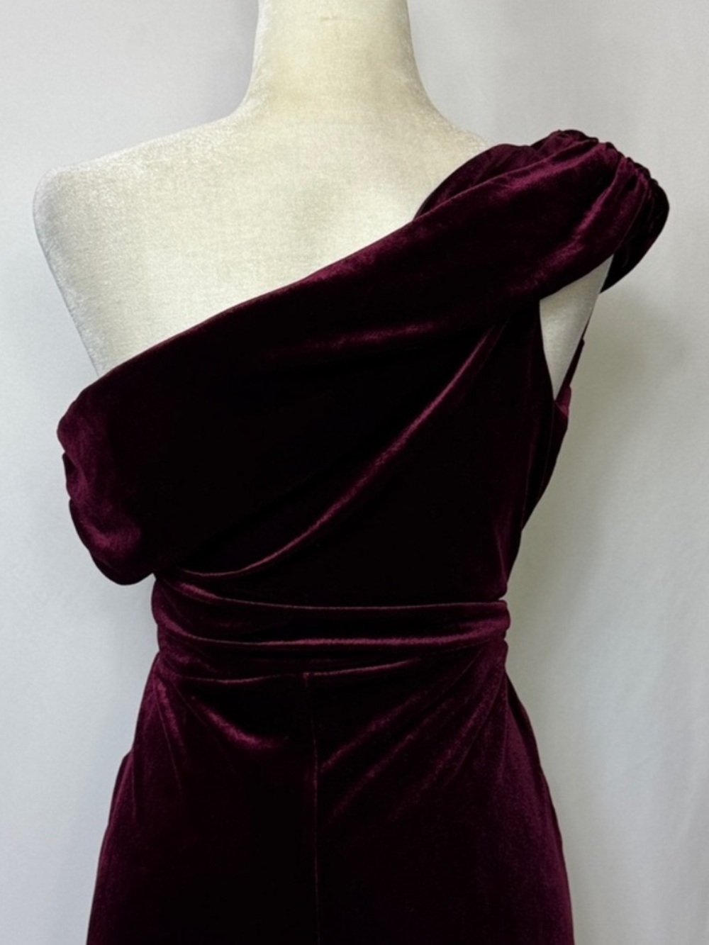 ASTR Tue Label Off The Shoulder Velvet Formal Dress Size Medium Wine Burgundy - Picture 10 of 13
